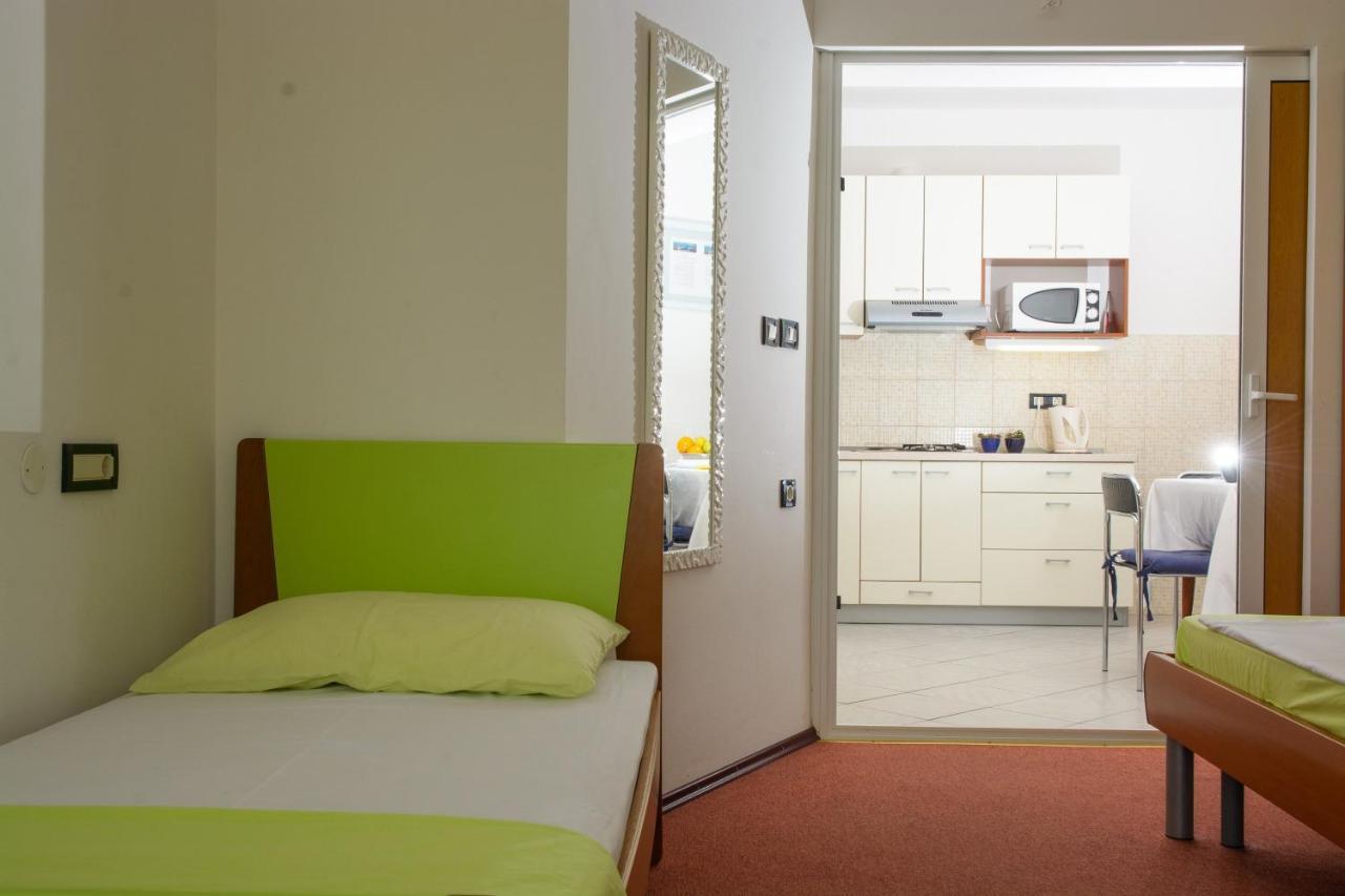 Apartments Marija - By The Sea Rogoznica  Εξωτερικό φωτογραφία